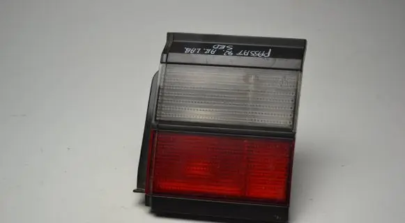 Volkswagen PASSAT B3 Tailgate rear/tail lights 357945108