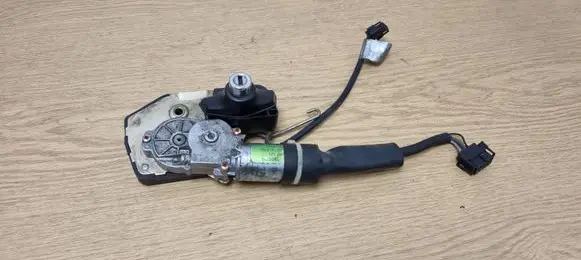 BMW 7 E32 Tailgate/trunk/boot lock/catch/latch 1938179