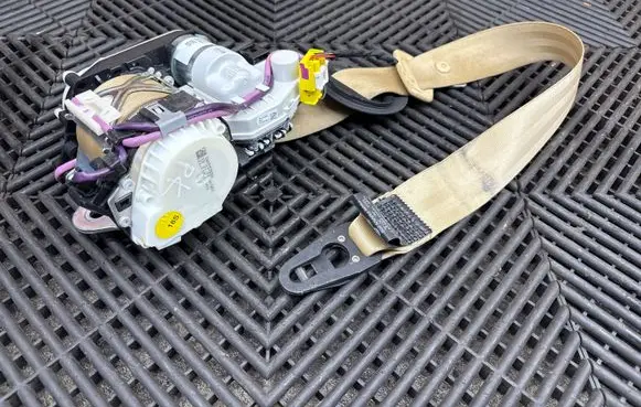 Audi A8 S8 D4 4H Front seatbelt 34055355K