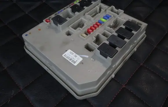 Renault Clio III Fuse box set 11F211322 902663A
