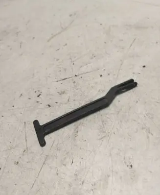 Volkswagen PASSAT B5.5 Engine bonnet (hood) release handle 3B0823593