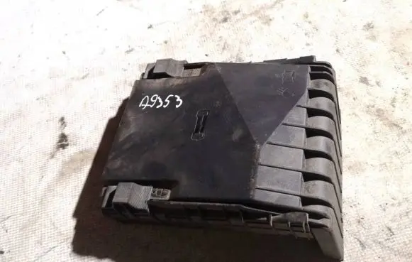 Audi A3 S3 8P Fuse box cover 1k0937132