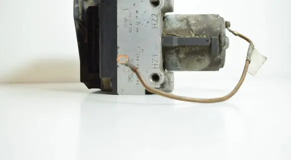 Audi A6 S6 C4 4A ABS Pump 8D0614111