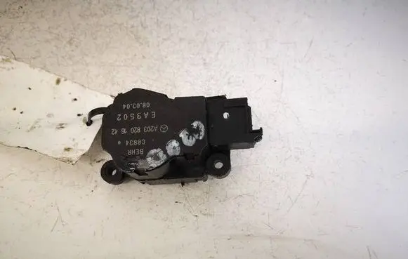 Mercedes-Benz CLS C219 Air flap motor/actuator A2038201642