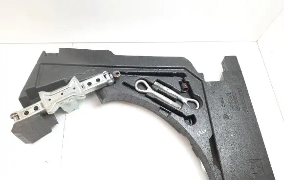 Nissan Qashqai+2 Tool set 84979JD000 99550EQ56C
