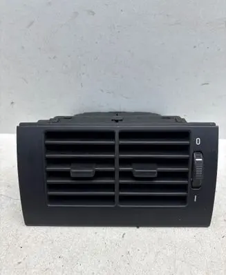 BMW 5 E39 Rear air vent grill 8391182