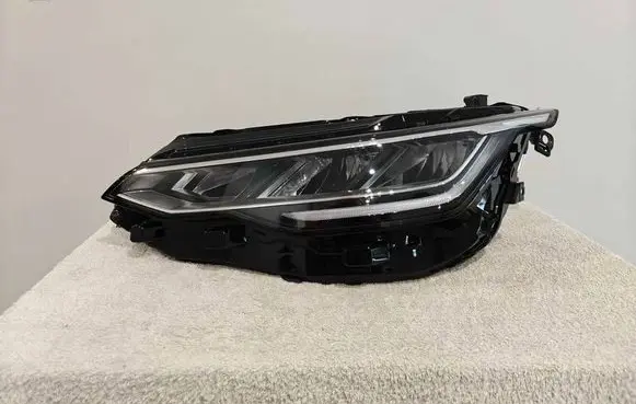 Volkswagen Golf VIII Headlight/headlamp 5H1941029