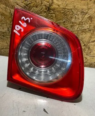 Volkswagen Jetta V Tailgate rear/tail lights 1K5945093