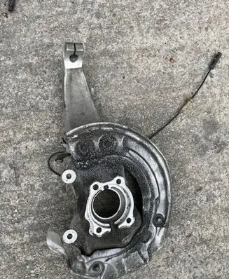 BMW 7 G11 G12 Front wheel hub spindle knuckle 6884380