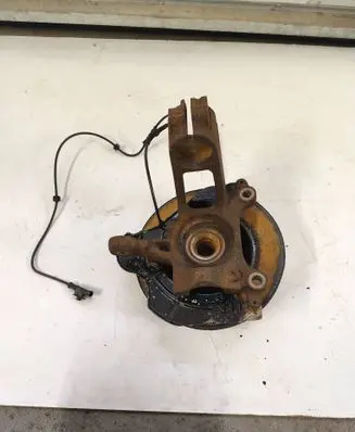 Front wheel hub