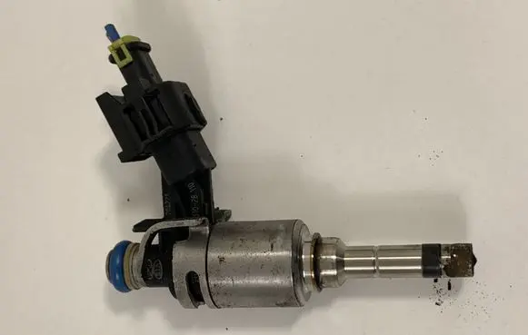 KIA Sportage Fuel injector 0261500100 353102B110