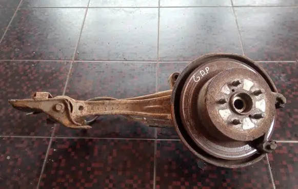 Subaru Legacy Rear wheel hub spindle/knuckle 