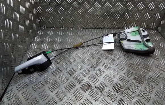 Toyota Prius (XW30) Rear door lock