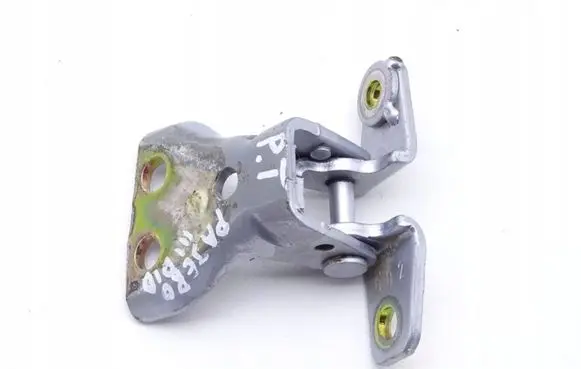 Mitsubishi Pajero Rear door hinge set 