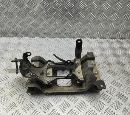 MG MG4 ev A/C compressor mount bracket 11385532