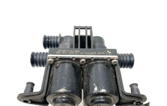 BMW 5 E60 E61 Coolant heater control valve 6927915 692791501 1147412176