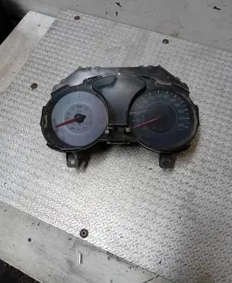 Nissan Juke I F15 Speedometer (instrument cluster)