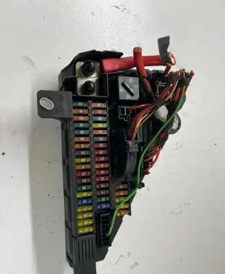 BMW 5 E60 E61 Fuse module 9138830