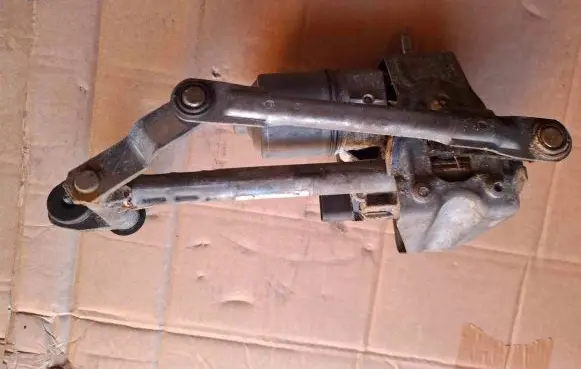 Volkswagen Touran I Front wiper linkage 909020665 H0828