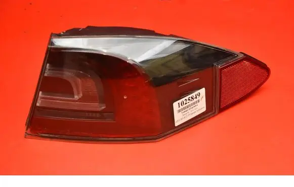 Tesla Model S Rear/tail lights 6005921-00-D