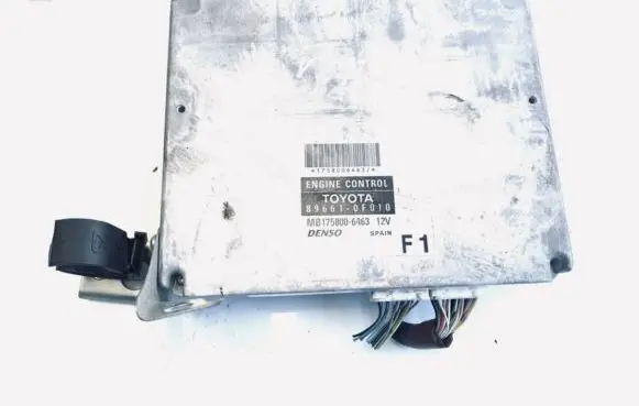 Toyota Corolla Verso AR10 Engine control unit/module 896610f010 89661-0f010
