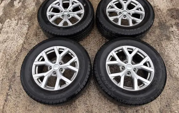 Jeep Grand Cherokee WL R18 alloy rim 04755392AA