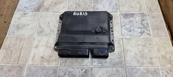 Toyota Auris 150 Engine control unit/module 8966102E51 MB2753000221