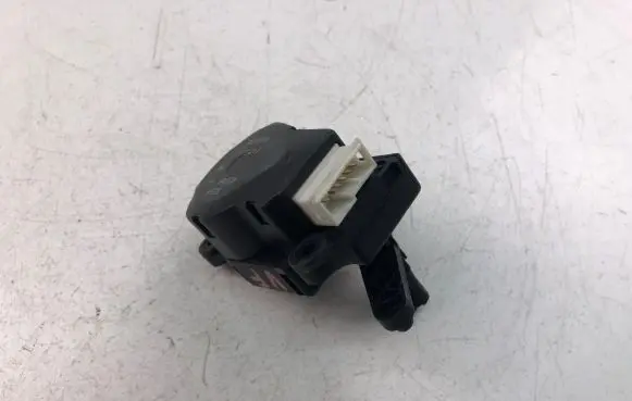 Ford Mondeo Mk III Intake manifold valve actuator/motor 41047324