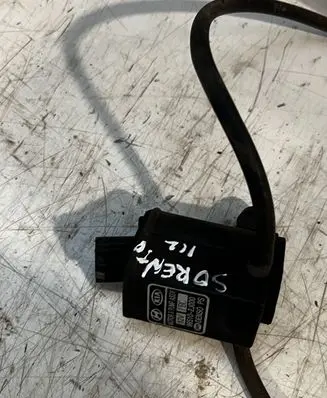 KIA Sorento Windscreen/windshield washer pump 985102J000