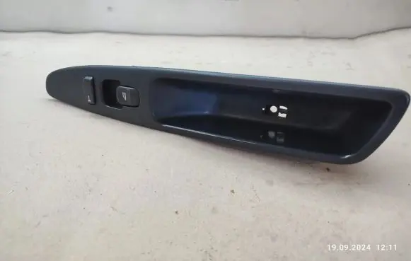 Volvo S40, V40 Electric window control switch 30889753