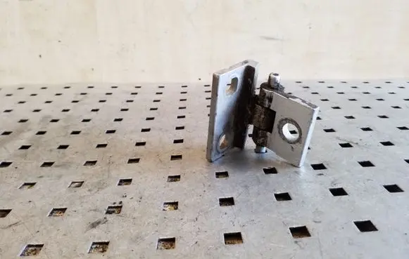 Volvo S60 Front door lower hinge 