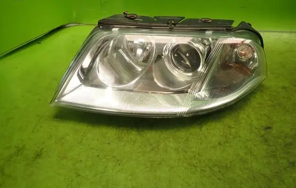Volkswagen PASSAT B6 Headlight/headlamp