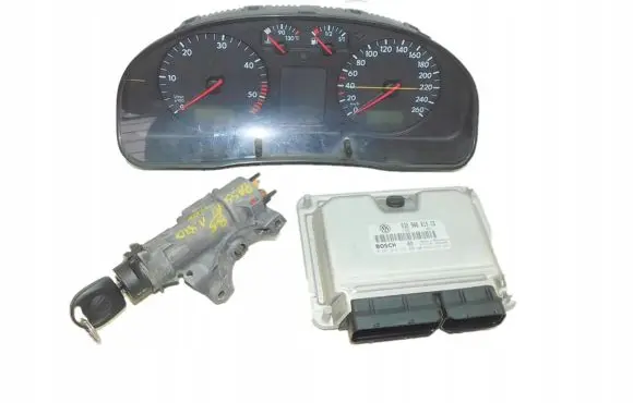 Volkswagen PASSAT B5 Engine ECU kit and lock set 038906019CD