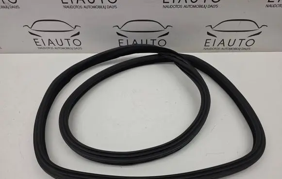 BMW 4 F36 Gran coupe Rear door rubber seal (on body) 7401893
