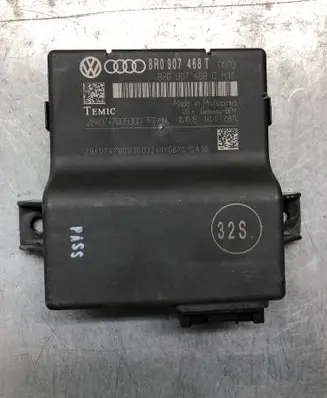 Audi A5 8T 8F Gateway control module 8R0907468T
