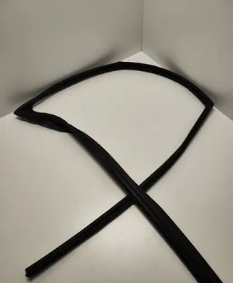 Toyota C-HR I Rubber seal front door window/glass 68141F4010
