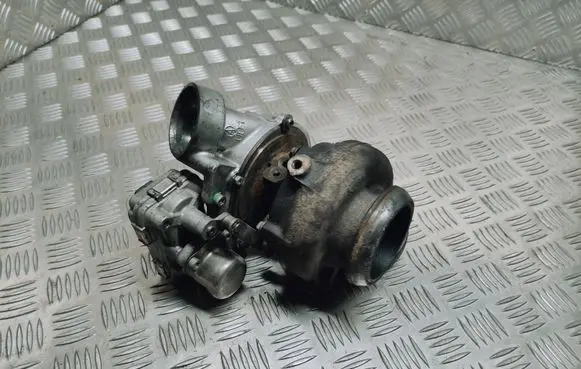 Mercedes-Benz E W212 Turbo A6511530094 A6510902780