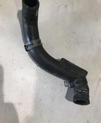 Volkswagen PASSAT B6 Engine coolant pipe/hose