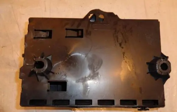 Battery box tray