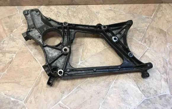 Mercedes-Benz E W212 Generator/alternator bracket A6512011109