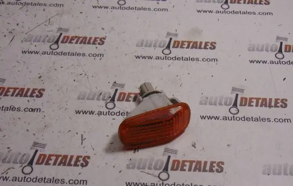 Honda CR-V Front fender indicator light