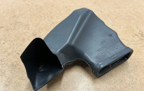 BMW 3 E46 Cabin air duct channel 64228203881 8203881
