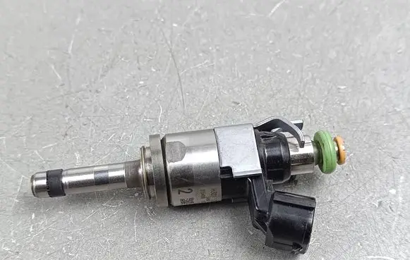 Mazda CX-70/90 Fuel injector H30113250