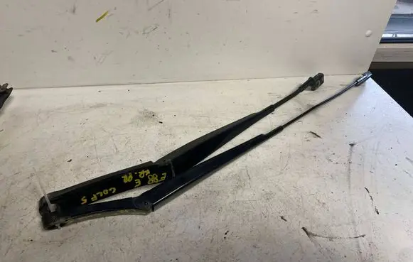 Volkswagen Golf V Front wiper blade arm 1Q1955409 1Q1955410