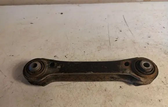 BMW 1 E81 E87 Rear control arm 10353212
