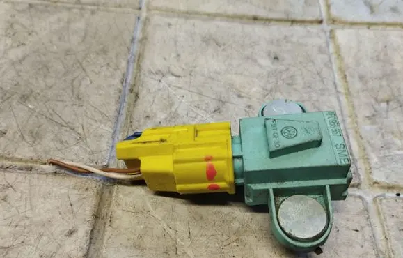 Audi A6 S6 C6 4F Airbag deployment crash/impact sensor 4F0955557