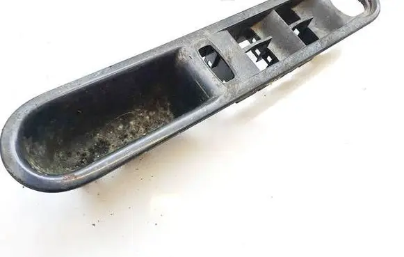 Renault Espace - Grand espace IV Front door window switch trim 8200250650