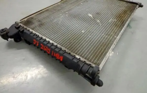Mini One - Cooper Cabrio R52 Engine coolant pipe/hose