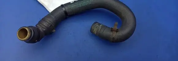 Engine coolant pipe/hose