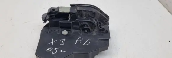 BMW X3 E83 Front door lock 7167068
